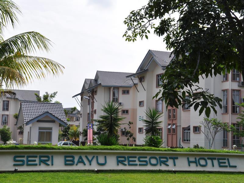 Seri Bayu Resort Hotel Sungai Pelek Kültér fotó