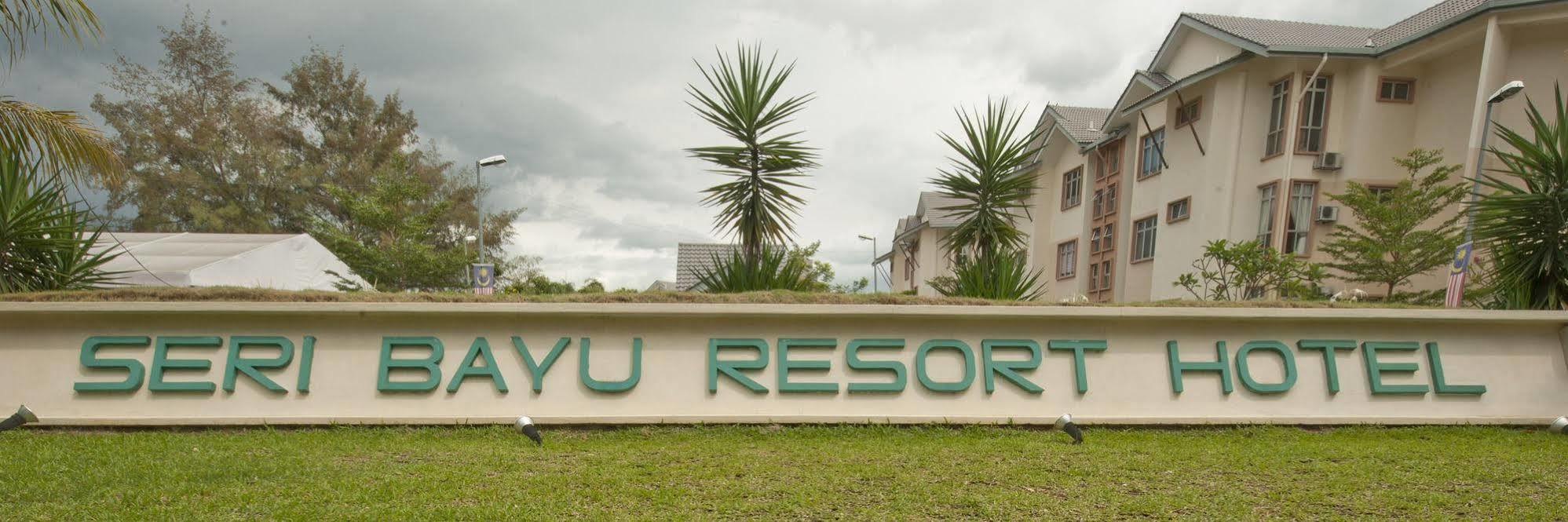 Seri Bayu Resort Hotel Sungai Pelek Kültér fotó